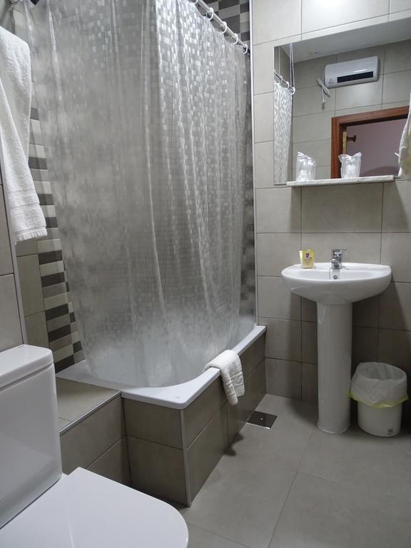 Hostal Argentina Caces 외부 사진