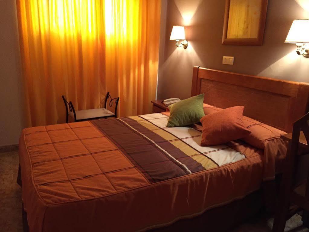 Hostal Argentina Caces 외부 사진