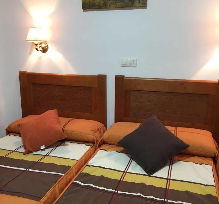 Hostal Argentina Caces 외부 사진